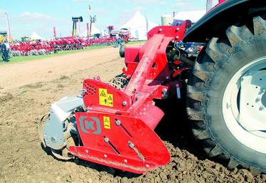 Un système de démontage rapide des dents est proposé.