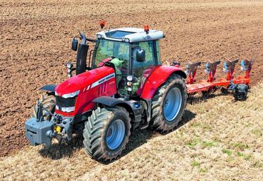 Plus légers, les 4 cylindres affichent une consommation plus réduite que les 6 cylindres, dès lors que les travaux n’incluent pas de travail du sol profond. 
Et même pour ce type de travail, ils restent plus sobres à régime moteur économique, mais sont moins performants à plein régime.