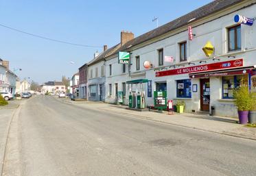 À la boulangerie, le pain a du succès,  mais les pâtisseries et les chocolats de Pâques  se vendront moins cette année.