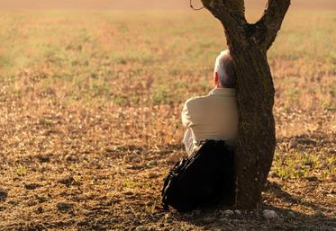 Pour la MSA, «chacun doit être à l’écoute des autres. Plainte, isolement… Un simple appel peut éviter le pire».
