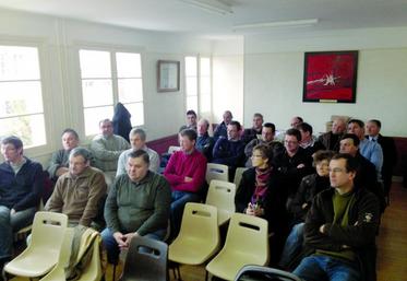 Les participants à l'assemblée de Crécy-en-Ponthieu.