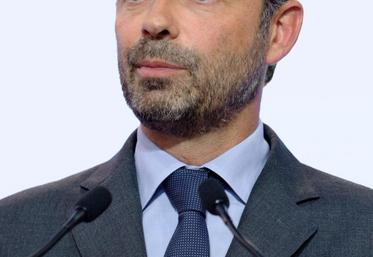 Edouard Philippe : «La préservation des prairies et des zones humides, la plantation de haies dans les grandes plaines, la couverture des sols, sont autant de zones refuges pour la biodiversité.»