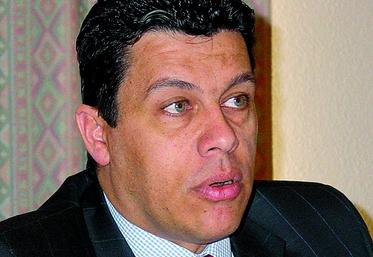 «On est beaucoup plus sensible aujourd’hui à réglementer, à interdire, plutôt qu’à rechercher des solutions alternatives», déplore le président de la Fnsea.