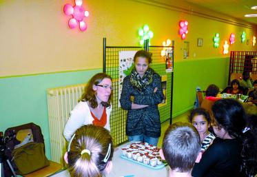 Les enfants ont dégusté les yaourts et fromages de la ferme de Guiscard.