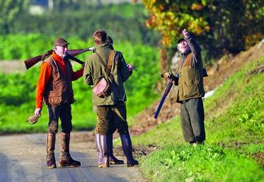 Les chasseurs représentent une population plus exposée, notamment lors des opérations de dépeçage et d’éviscération du gibier.