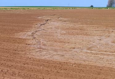 Face aux représentants de la profession agricole et d’élus d’autres collectivités, le message du vice-président du Conseil départemenal de la Somme Emmanuel Noiret résonne comme un appel à «mener une démarche volontaire et concertée». «Si chacun fait dans son coin, ce ne sera pas efficace», a-t-il dit.© 