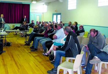 Une soixantaine de personnes ont participé à cette assemblée.