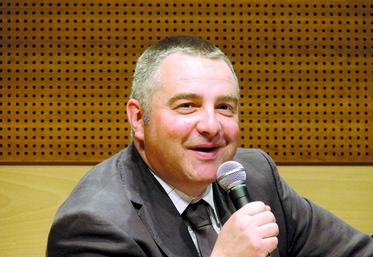 Christophe Buisset, président de la chambre régionale d'agriculture : "il faudrait penser un peu plus «économie» lors de vos réflexions".
