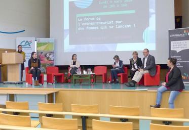 Les experts, de g. à dr. : Colette Duchateau, JA80 ; Julie Sierakowski, conseil régional, Isabelle Aslahé, chambre d’agriculture 80 ; Delphine Boubert, Crédit agricole Brie Picardie ;  Jean-Pierre Deray, Cerfrance Picardie Nord de Seine ; Stéphanie Darras, Initiative Somme France active.