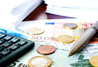 L’auto-entrepreneur pourra s’acquitter d’un prélèvement libératoire fiscal forfaitaire, si son revenu fiscal de référence pour 2015 est inférieur à 26 764 € pour une personne seule, à 53 528 € pour un couple.