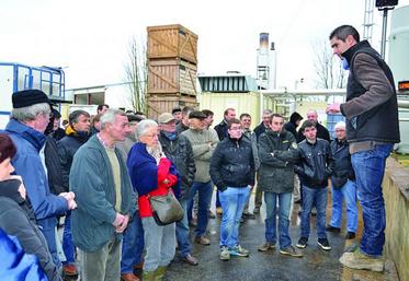 Une quarantaine d’éleveurs a pu s’informer sur la méthanisation auprès de Thierry François, agriculteur membre du GIE.