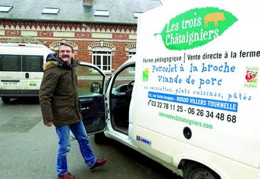 Jean-Michel Poppe livre lui-même ses clients.