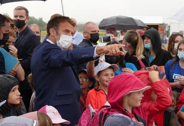 Emmanuel Macron aux Terres de Jim