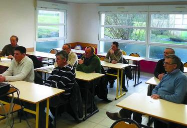 Les participants à l’assemblée de Villers-Bocage.