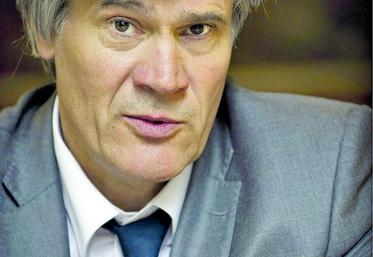 Stéphane Le Foll, ministre de l’Agriculture a annoncé le 26 janvier que 125 millions d’euros seront débloqués pour les secteurs porcins, laitiers et bovins, , en complément des 700 millions d’euros prévus au plan de soutien initial.
