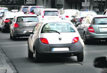 La fiscalité sur le malus se durcit, la prime à la casse double et cherche à éliminer les voitures âgées, notamment les vieux diesels.