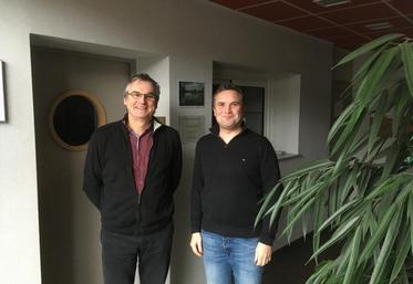 Patrick Rimbert (à gauche) et son successeur Romain Courtin.