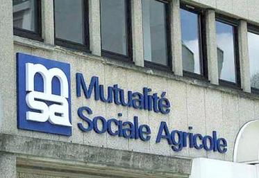 L’affiliation à la couverture sociale nécessite d’avoir une surface au moins égale à la SMA ou mille-deux-cents heures de travail ou un revenu professionnel supérieur à 8 024 €.