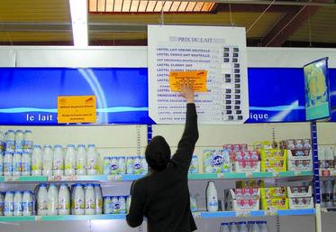 Après plusieurs mois de revendications des éleveurs appuyées par de nombreuses manifestations, le médiateur Francis Amant a proposé  une hausse du prix du lait. «Chacun est maintenant face à ses responsabilités», a-t-il déclaré.