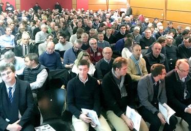 Salle comble à Ailly-Le-Haut-Clocher où plus de 220 personnes assistaient à la clôture du bon exercice de la coopérative linière.