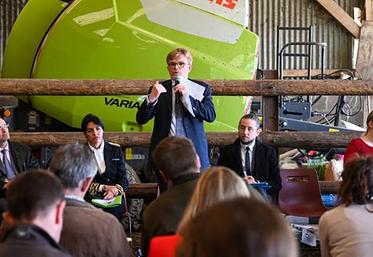 Le ministre de l’Agriculture et de la Souveraineté alimentaire, Marc Fesneau, a annoncé à l’occasion d’un déplacement dans l’Oise sur un élevage laitier en agriculture biologique, un panel de mesures réaffirmant le soutien du gouvernement au secteur de l’agriculture biologique. 