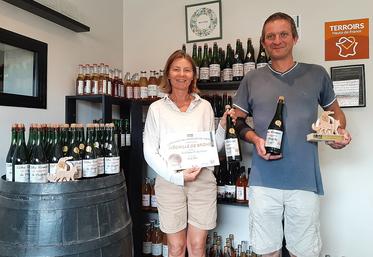 La Cidrerie de la Garenne est une habituée des médailles du concours des produits du terroir de la Foire aux Fromages de La Capelle et le prouve encore cette année. 
