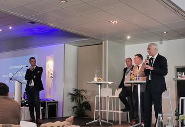 Pierre Benoît Decool, Alexandre Rivenet, David Saelens et Damien François, directeur général du groupe Noriap. 