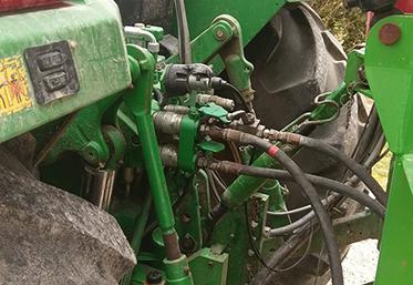 100 litres d’huiles usagées permettent par exemple de produire 75 litres d’huile neuve. 