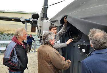 Entre 25 et 30 tonnes de matières sont ingérées chaque jour par l’unité  de méthanisation qui les transforment en gaz, servant à alimenter un moteur  qui fabrique chaleur et électricité.