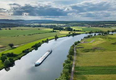 Depuis 2005, afin de couvrir les emprises liées à cet ouvrage, la Safer a procédé à l’acquisition de terres agricoles pour  constituer une réserve foncière qui s’élève à ce jour à plus de 1 100 hectares. 