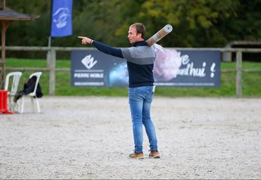 Quand il imagine un parcours d’obstacles, Arnaud Bazin pense toujours au cheval avant tout. 