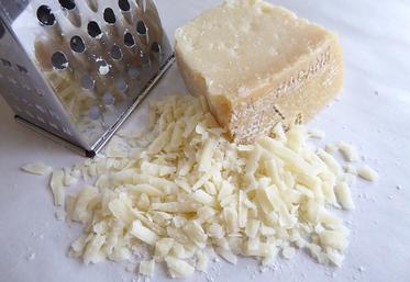 Plusieurs filières sont impactées, comme les exportations de fromages italiens, tels que le parmesan, qui accusent une perte de 60 Mio €.