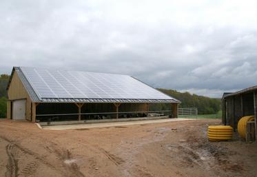 Selon la Chambre d’agriculture de la Somme, beaucoup d’agriculteurs ont actuellement un projet d’installation de centrale photovoltaïque. Avec l’augmentation  des tarifs d’achat de l’électricité, «le contexte est porteur, mais il faut bien regarder où l’on va pour ne pas être déçu».