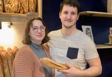 Pour l’étape samarienne de la compétition, Claire et Antonin Levasseur, de Quevauvillers (à gauche), ont affronté Laetitia et David Ribeiro, de Villers-Bocage (à droite). Entre les quatre adeptes du fait-maison, l’ambiance était bienveillante. 
