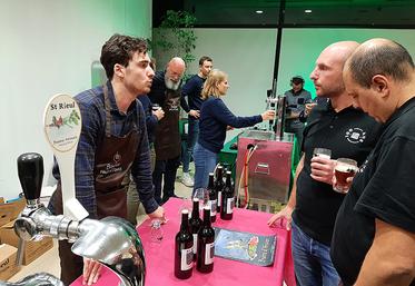 Pas de chauvinisme entre brasseurs des Hauts-de-France comme en témoignent ces échanges entre la Brasserie Saint-Rieul installée dans l’Oise et la Brasserie centenaire nordiste Duyck. 