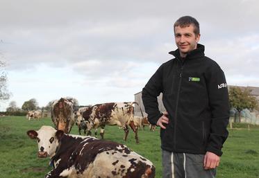 Bien que son industriel laitier, Danone, pousse à plus de production, le jeune Thomas Buquet a joué la prudence  et l’exploitation ne devrait pas produire plus. Au contraire, l’objectif est de descendre entre 70 et 75 vaches. 