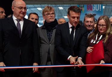 La traditionnelle inauguration du président de la République a été émaillée de violences d’une rare intensité au Salon de l’agriculture. 