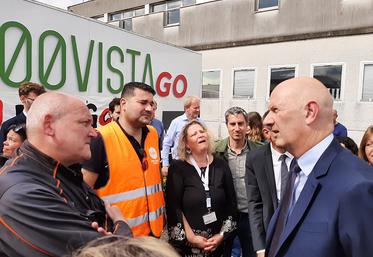 Le ministre de l’Industrie, Roland Lescure à son arrivée le 3 juin  sur le site Metex d’Amiens. 