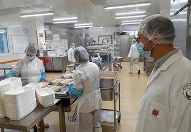 La cuisine centrale d’Amiens fait figure de bon élève dans l’utilisation de produits alimentaires d’origine agricole face aux obligations fixées par la loi Egalim. 