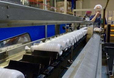 Les laiteries doivent notamment investir pour s’adapter aux nouvelles réglementations. 