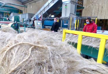 Technicien de ligne de teillage est un poste qui nécessite «de l’énergie et du courage». Le SRGEA recrute les personnes  qui conviennent grâce à une méthode efficace. 