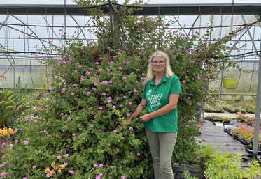 Carole Wiel-Rouvillain aime partager sa passion pour les plantes avec le public. 