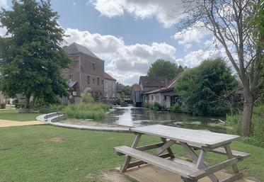 Le tout nouvel espace de vie de la Placette des moulins, avec une plage le long de la Bresle, était le clou de la visite. 