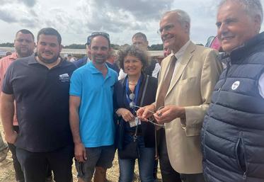 L’esprit de fête qui a plané sur Plaine en Fête n’a donc pas empêché les responsables professionnels du département de faire remonter jusqu’aux oreilles  des pouvoirs publics présents quelques revendications. 