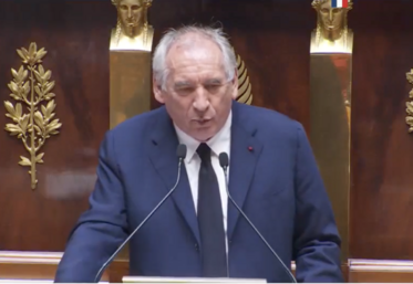 François Bayrou vote de confiance gouvernement Assemblée nationale députés 