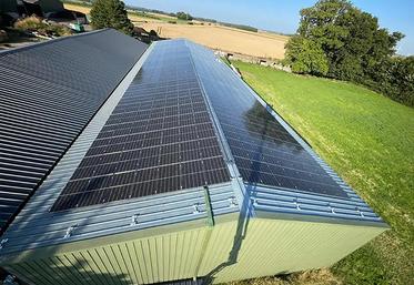 Les projets sont très diverses : vente de l’électricité, auto-consommation, location de toiture, financement de la construction d’un bâtiment contre le droit d’exploiter les panneaux… 