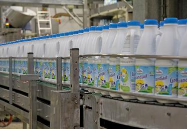 Sodiaal, c’est des marques comme Candia, Entremont, Yoplait… En tout, la coopérative collecte plus de 4 milliards de litres de lait par an. 