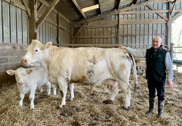 Olivier Parcy : «Nous ne sommes pas récompensés financièrement des services que rend l’élevage à l’environnement. Pourtant, les prairies humides sont des puits de carbone.» 