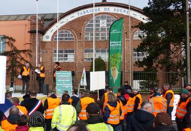 400 personnes manifestaient devant la sucrerie d’Eppeville le 1er mars 2019, à l’appel de la CGB80. 