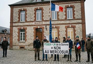 accord UE-Mercosur drapeau européen en berne